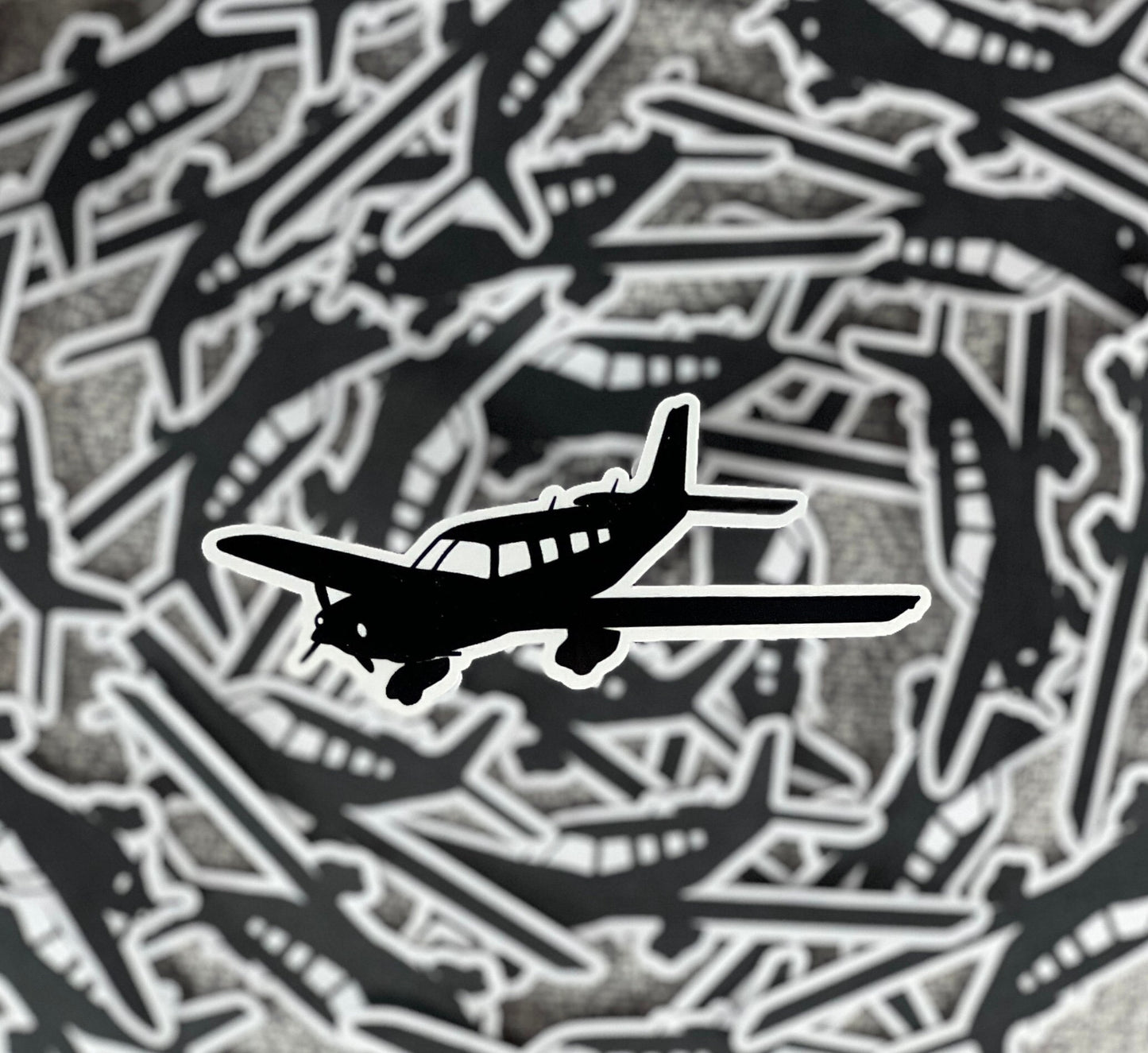 Piper PA-32 Saratoga 3/4 Angled View Fixed Landing Gear Airplane Sticker
