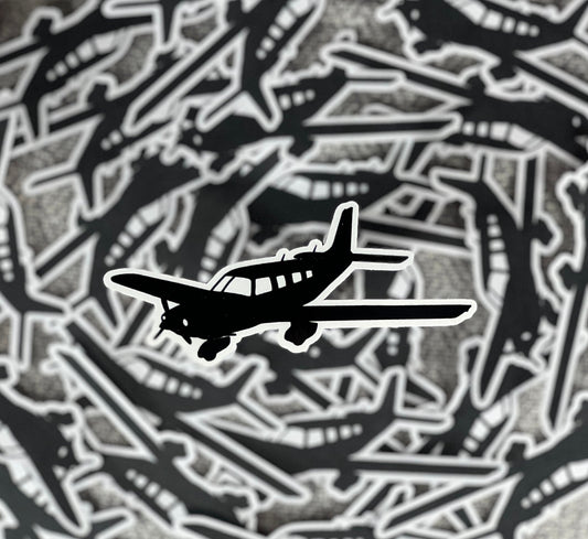 Piper PA-32 Saratoga 3/4 Angled View Fixed Landing Gear Airplane Sticker